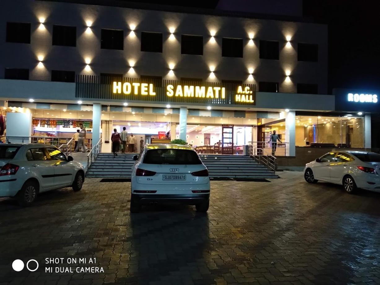 Hotel Sammati Kheda Exterior photo